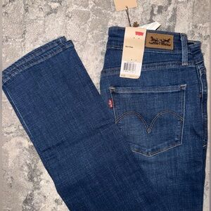 Levi's Mid Rise Dark Blue Jeans